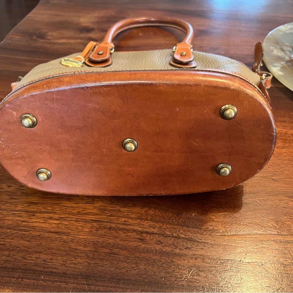 Dooney and Bourke purse - Picture 4 of 5